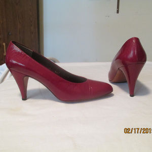 Evan Picone Vintage  wine leather pumps size 7m